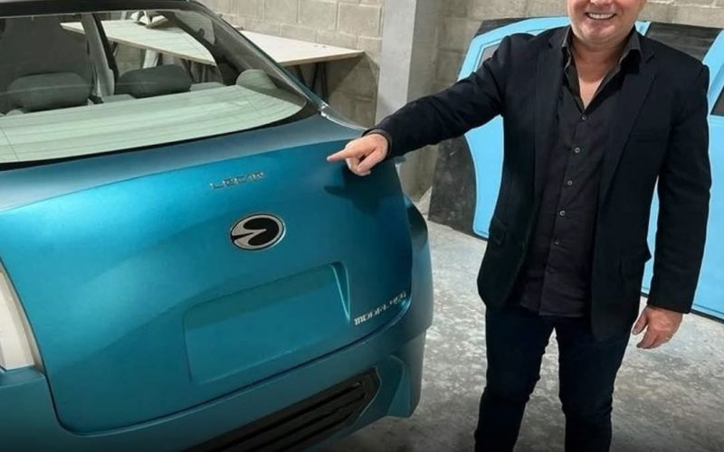 Por onde anda brasileiro que diz ter inventado carro movido a água?