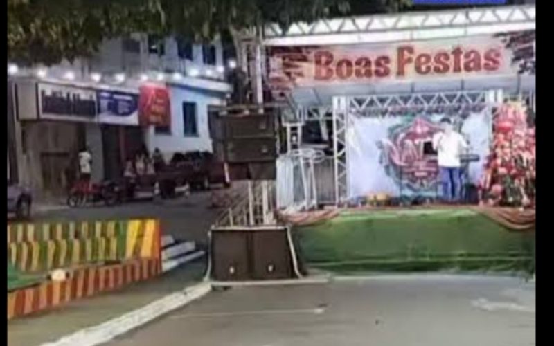 Campo Formoso tem decoração natalina medíocre e Revolta população!