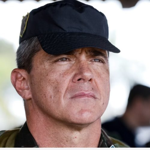 General perde patente no Brasil