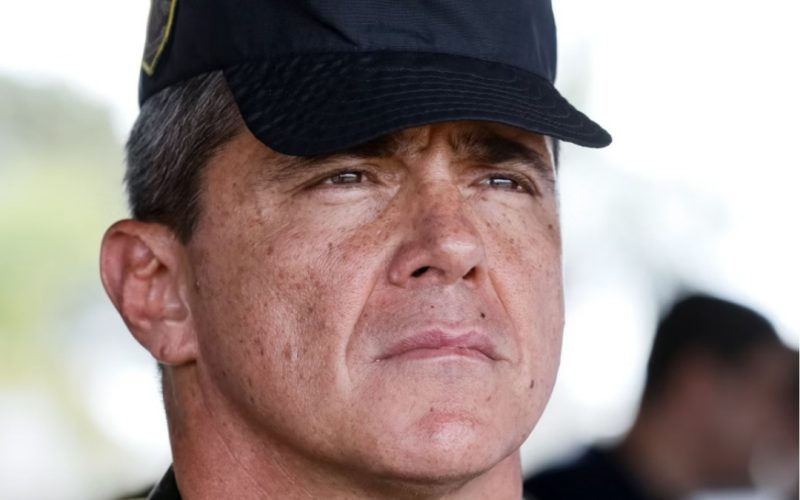 General perde patente no Brasil
