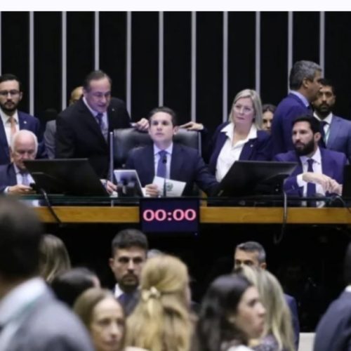 Câmara acelera anistia e deixa segurança pública e programas sociais para o ano que vem