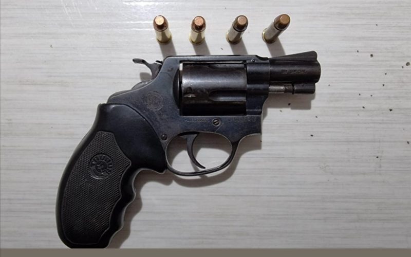 PM apreende arma de fogo em Pindobaçu