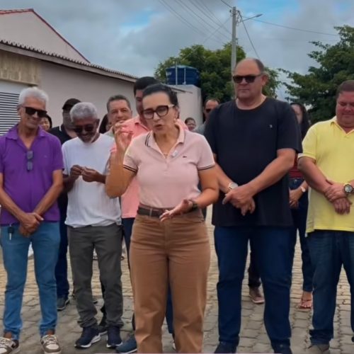 Prefeita de Ponto Novo entrega pavimentação no bairro contorno