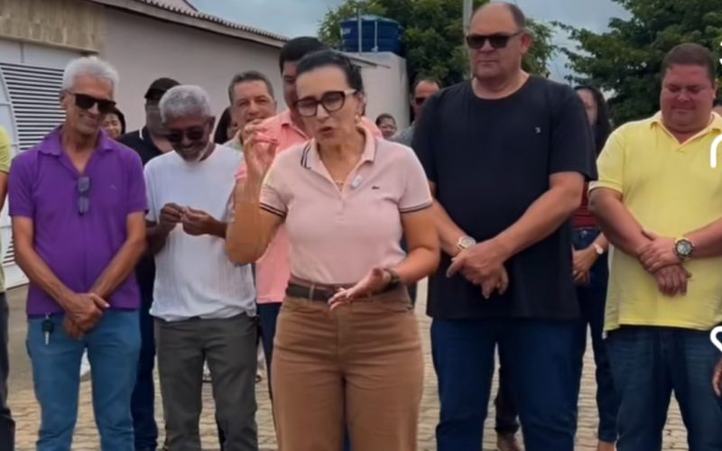 Prefeita de Ponto Novo entrega pavimentação no bairro contorno