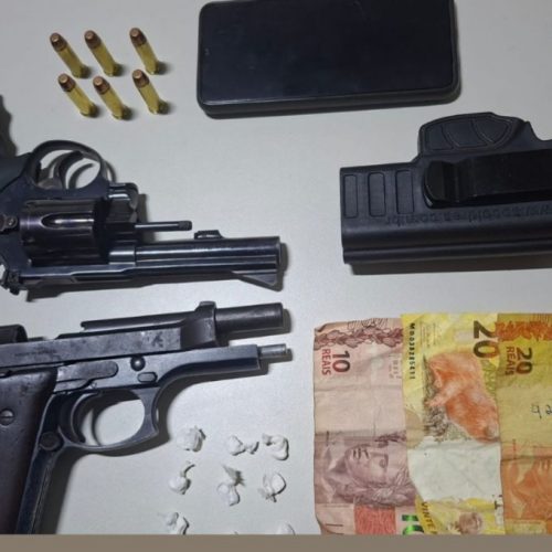 Polícia combate tráfico de drogas e posse ilegal de armas de fogo
