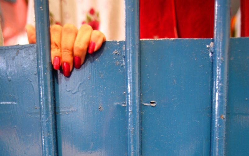 Denúncia de assédio envolvendo detentas trans em presídio de Brasília gera polêmica e investigação