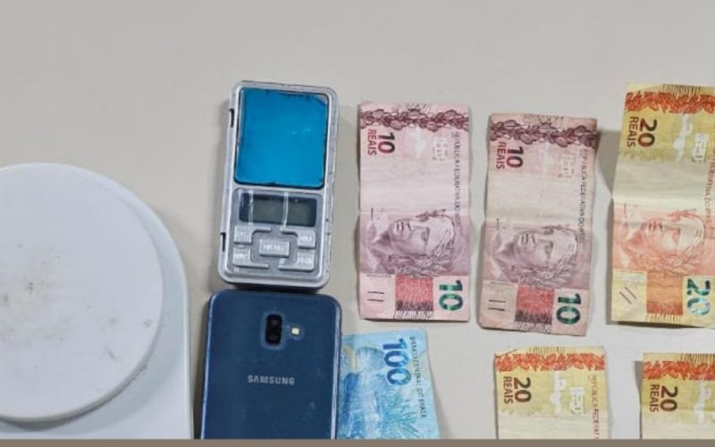Tráfico de drogas: homem é preso em flagrante em bar no interior de Banzaê