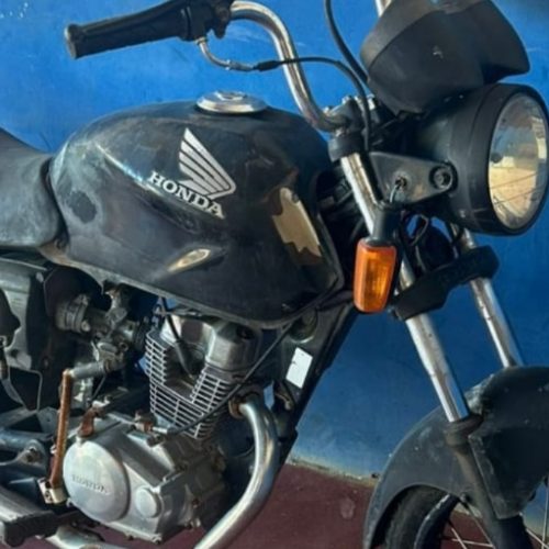 Motocicleta com restrição de roubo é localizada em matagal na entrada de Pindobaçu