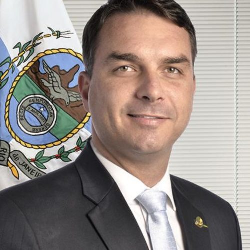 Flávio Bolsonaro elogia Michelle e defende união do grupo político