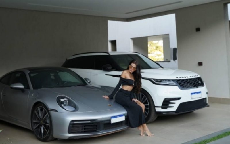 Mulher alugava carros de luxo para atrair homens e praticar furtos