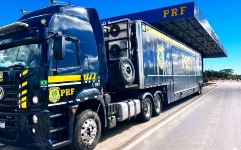 Polícia Rodoviária Federal inicia jornada educativa inédita com cinema itinerante na Bahia durante o Maio Amarelo 2026