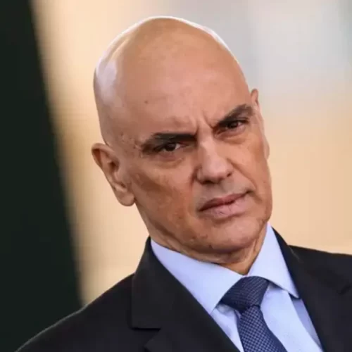 Livros e orixás: Fotógrafo detalha o que viu no gabinete de Moraes