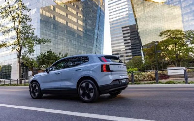Volvo planeja demitir até 800 funcionários nos EUA por causa do tarifaço de Trump