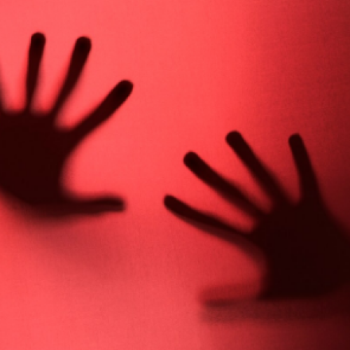 Pai de santo finge incorporar Zé Pilintra para abusar de mulheres em terreiro; entenda