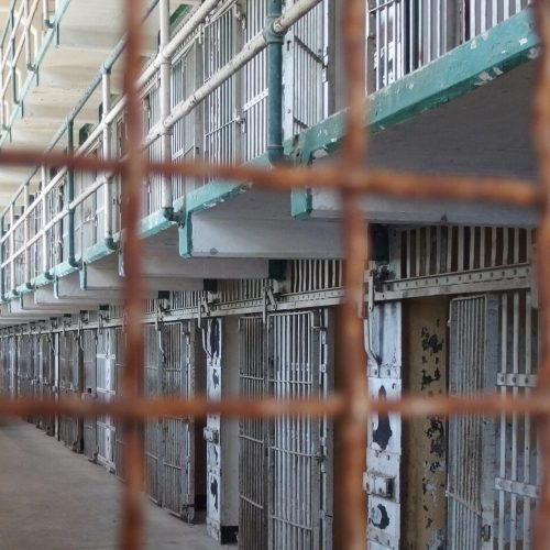 Redução da maioridade penal é defendida por 80% dos brasileiros