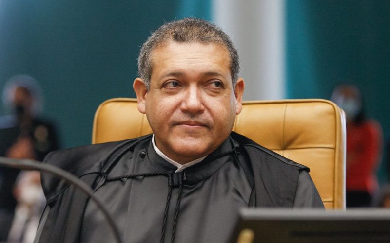 Nunes Marques vota contra condenação de Zambelli por apontar revólver
