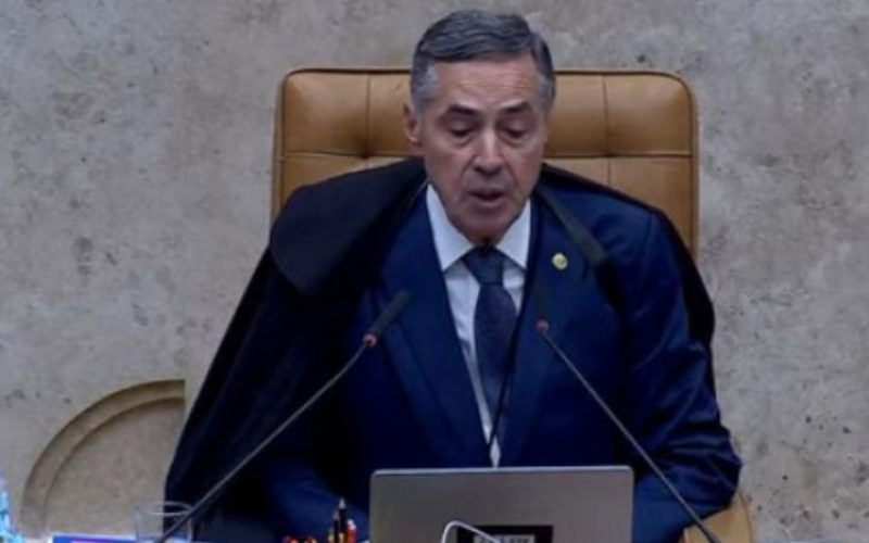 Barroso sai em defesa das instituições democráticas em sessão no STF na volta do recesso