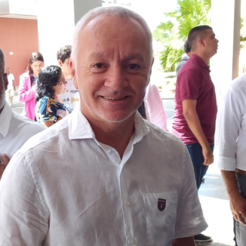 Bobô defende empréstimos solicitados pelo governador: ‘Projeta a Bahia para o futuro’