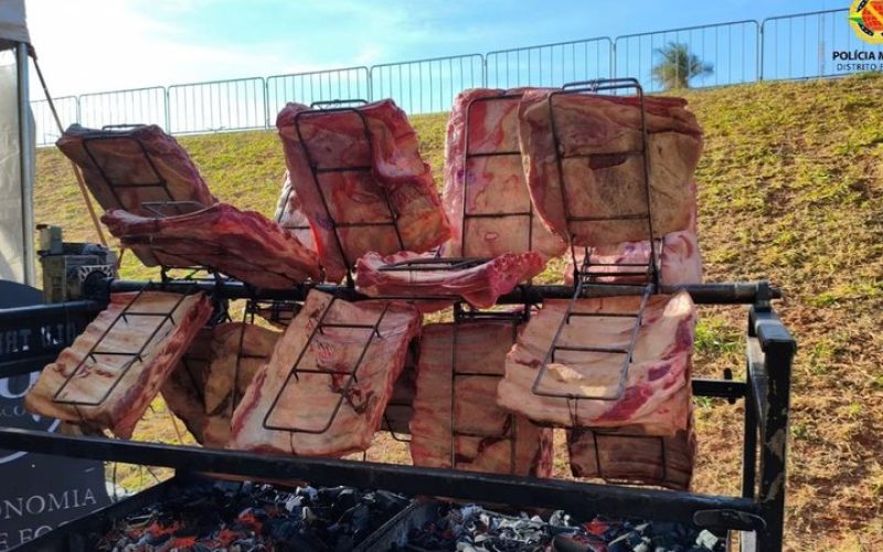 Polícia apreende 60 kg de carne de jacaré em evento gastronômico