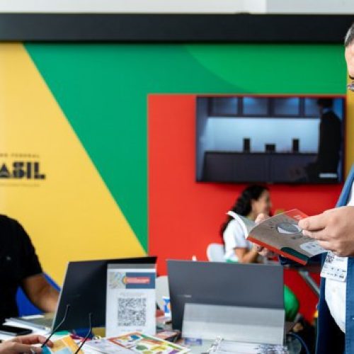 Estande do Ministério da Saúde divulga ações do SUS para prefeitos de todo o país