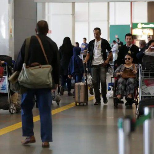 Transporte aéreo de passageiros já é 4% superior ao período pré-pandemia
