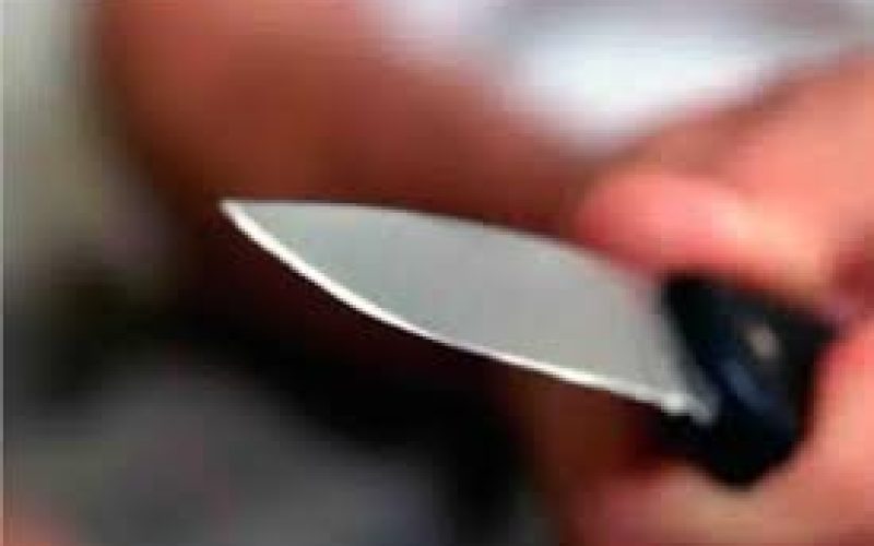 Facadas: mulher tenta matar a filha por vício em jogo do Tigrinho