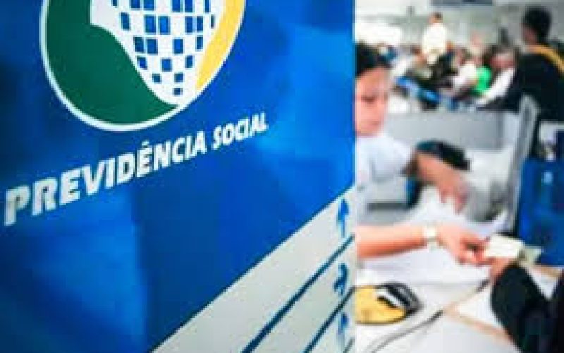 Fila do INSS volta a crescer e ultrapassa 2,8 milhões de pedidos em espera