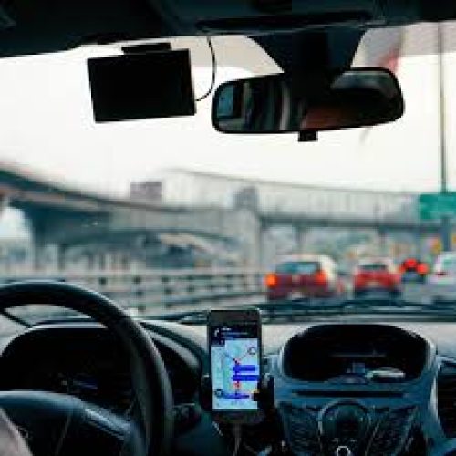 Trabalhador por aplicativo tem renda acima da média