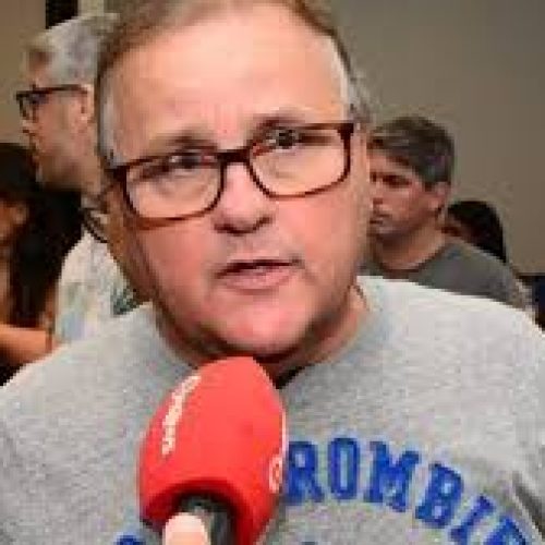 Geddel bate de frente com Ruy Costa