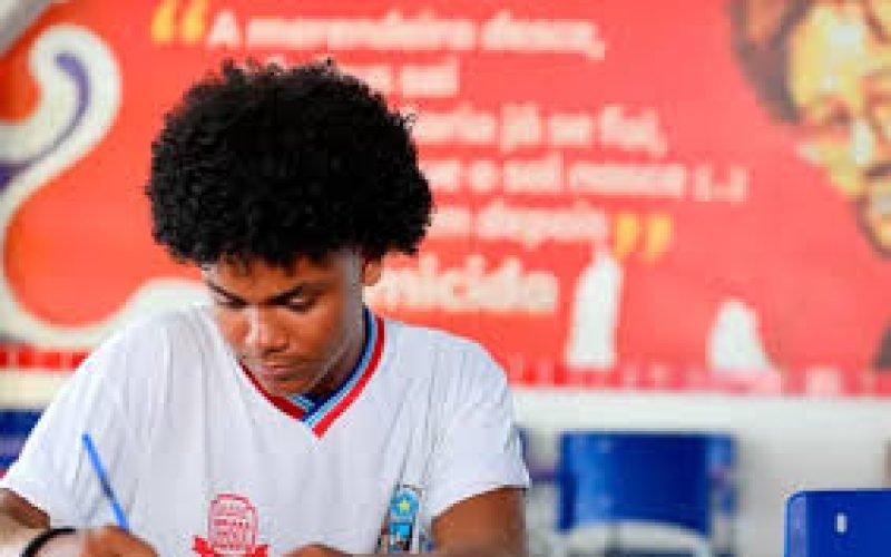 Bahia tem quarto melhor desempenho entre redes públicas na nota da Redação do Enem