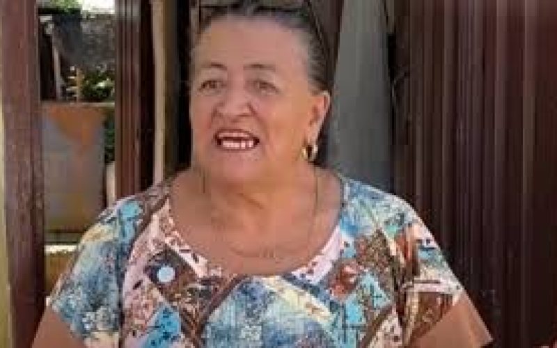 Vendendo fofocas dos vizinhos mulher consegue comprar duas casas na Colômbia