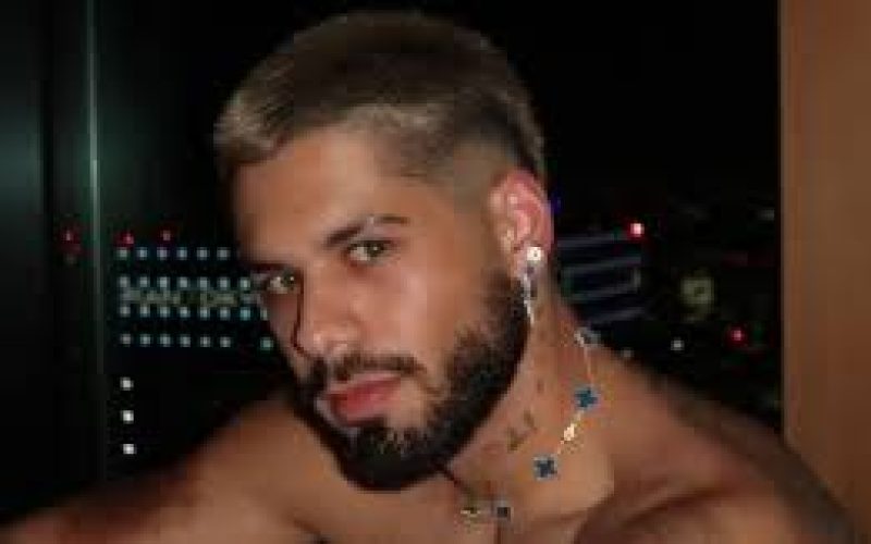 ‘Sincerão’: Zé Felipe dá conselhos polêmicos na internet e chama fã de ‘rapariga’