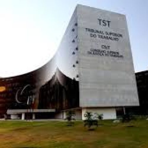 TST compra 30 carros de luxo por R$ 10,39 milhões para ministros