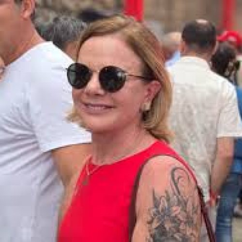 Ministra sinaliza possível aliança do PT com União Brasil em estados