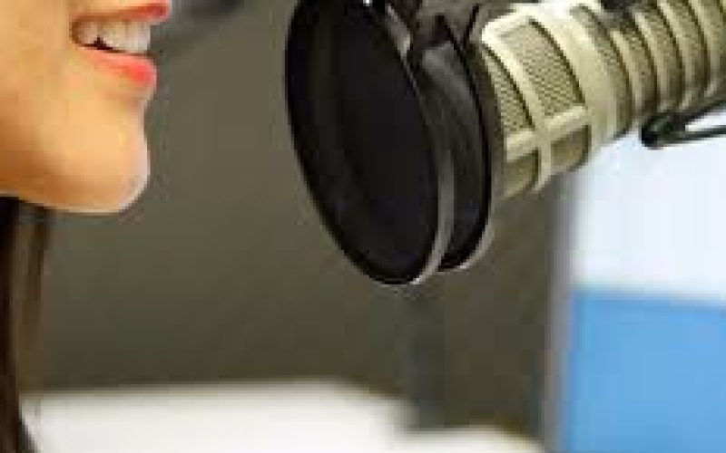 Rádio é o meio mais confiável para os brasileiros entre todas as plataformas de informação, aponta pesquisa