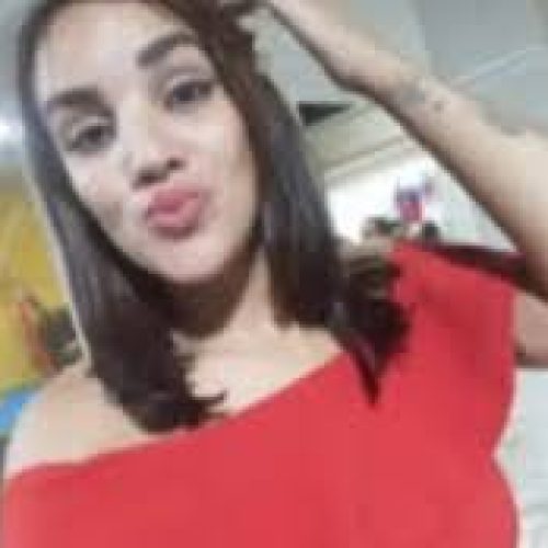 Mulher é presa por suspeita de matar amiga por ciúmes