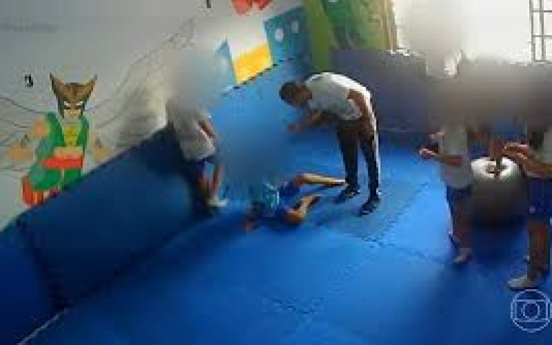 Criança autista é agredida por professor de capoeira em escola do Rio