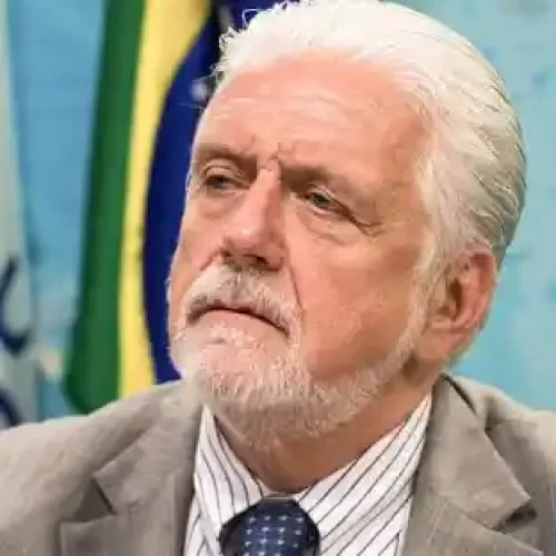 Jacques Vagner vota contra convocação de Lulinha pela CPI do INSS