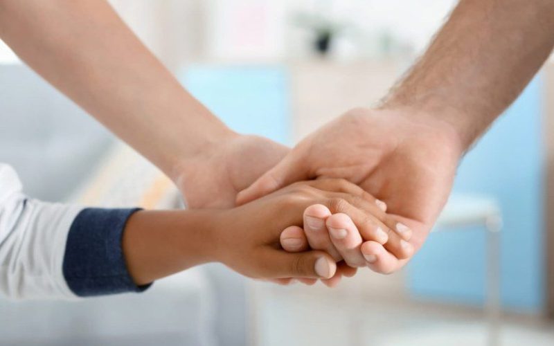 INSS garante salário-maternidade em casos de adoção