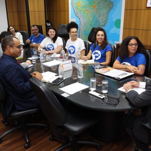Luiz Marinho debate trabalho digno para a juventude com representantes da UNE