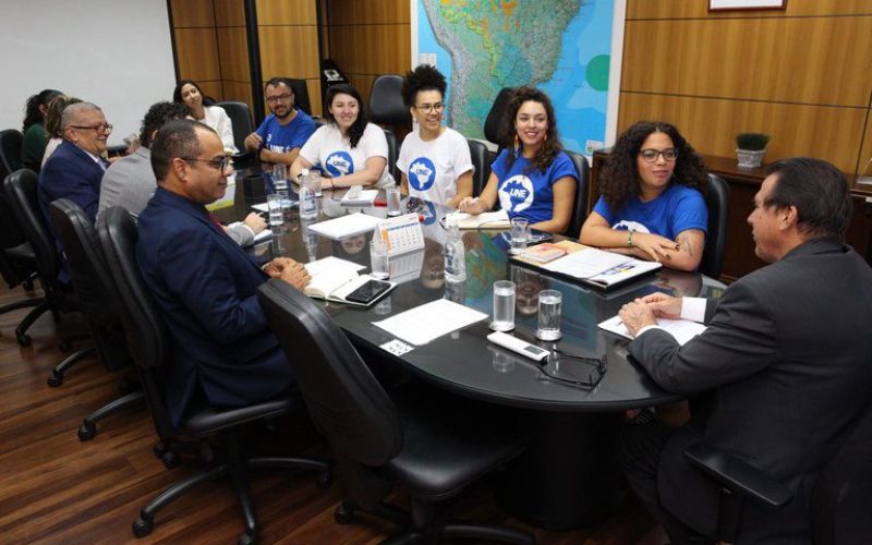 Luiz Marinho debate trabalho digno para a juventude com representantes da UNE