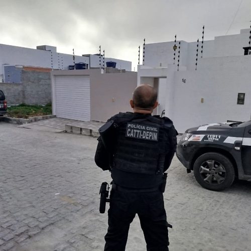 Polícia civil da Bahia em operação integrada com a polícia civil de Roraima cumpre mandados de busca e apreensão e prisão em Cansanção