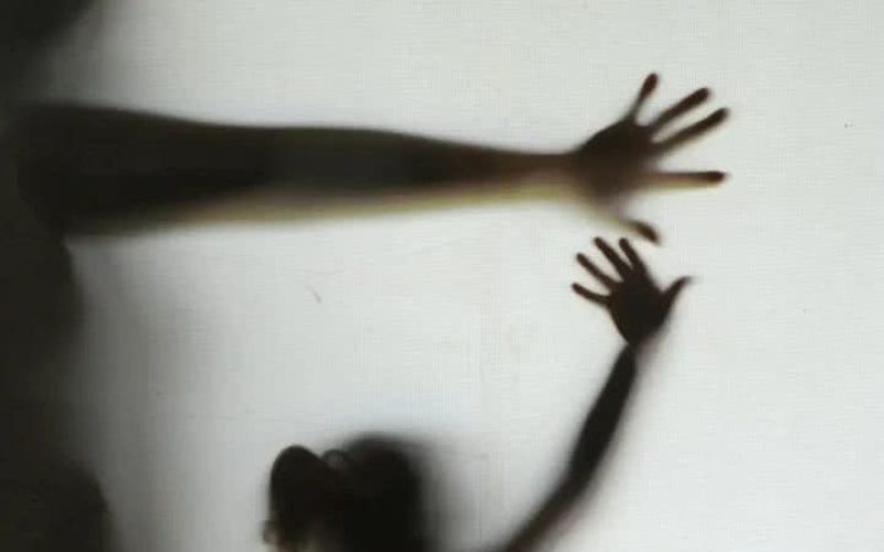Mulher mantida em cárcere privado é resgatada após pedir socorro para enfermeira em posto de saúde na Bahia