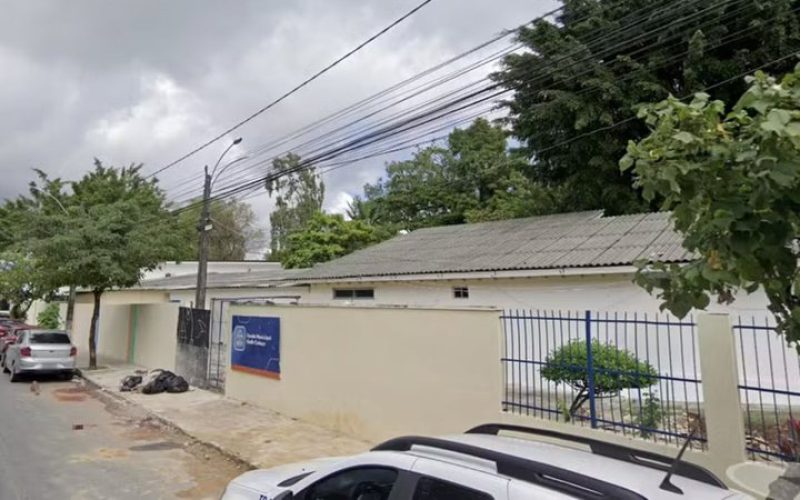 Professora é afastada após suspeita de agredir aluno com autismo