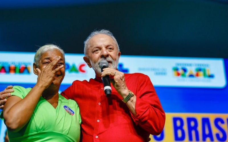 Lula sanciona lei que amplia direito a cirurgia reparadora da mama e pós-operatório