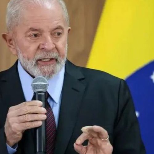 Lula defende regulamentação das redes sociais