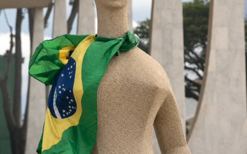 Moraes rejeita pedido de revisão de pena de Débora do batom