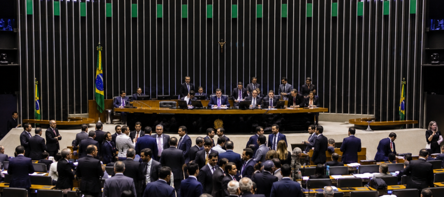 Confira quanto custa político no Brasil