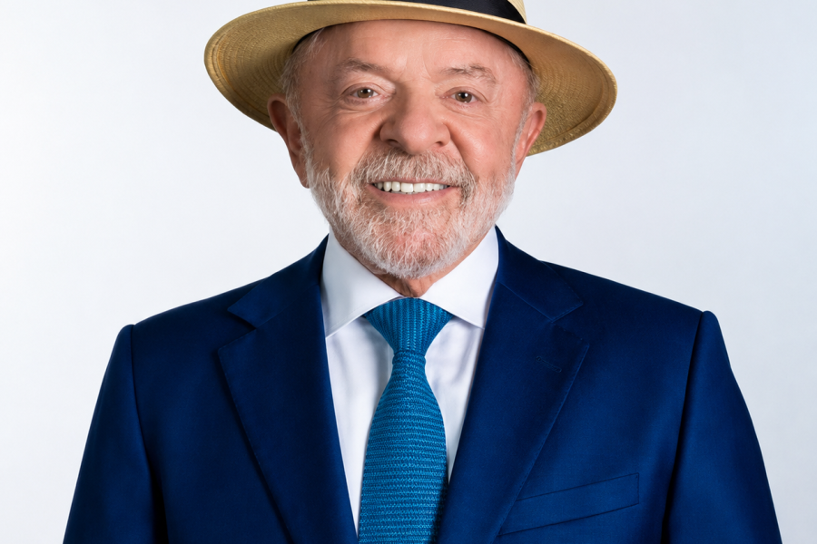 Lula escolhe foto com chapéu para aparecer na urna eletrônica nas eleições de 2026