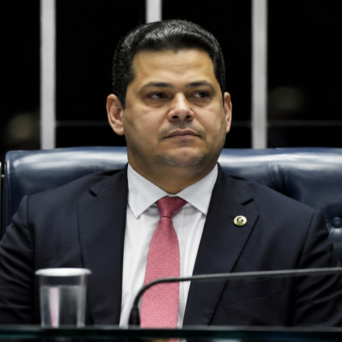 Alcolumbre rejeita abrir CPMI do Banco Master e diz que decisão cabe a ele